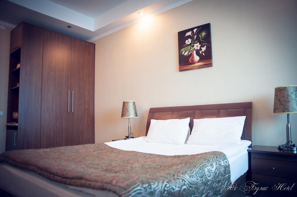 Akbulak Hotel Astana Phòng bức ảnh