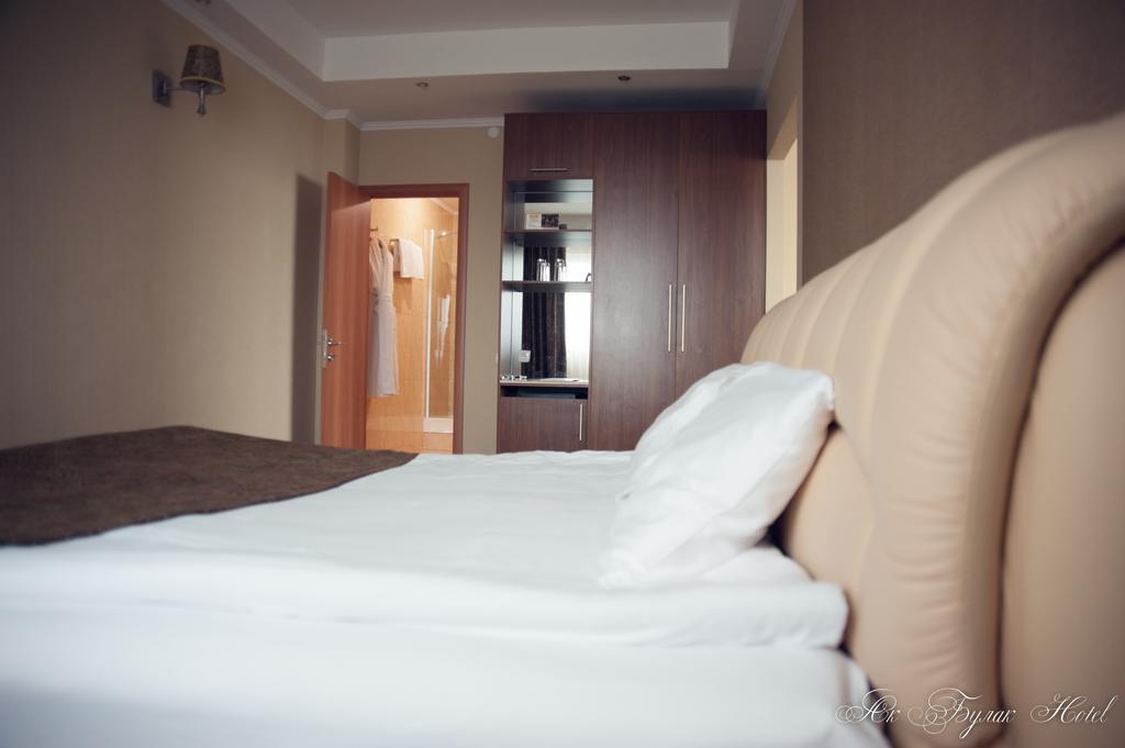 Akbulak Hotel Astana Phòng bức ảnh