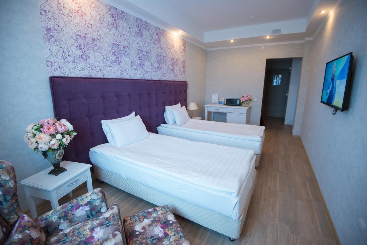 Akbulak Hotel Astana Ngoại thất bức ảnh