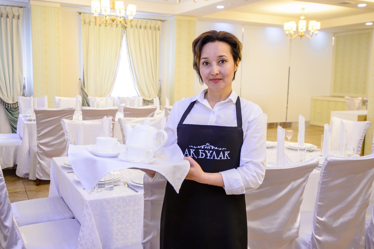Akbulak Hotel Astana Ngoại thất bức ảnh