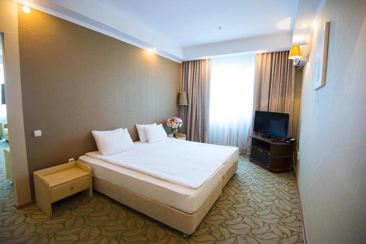 Akbulak Hotel Astana Ngoại thất bức ảnh